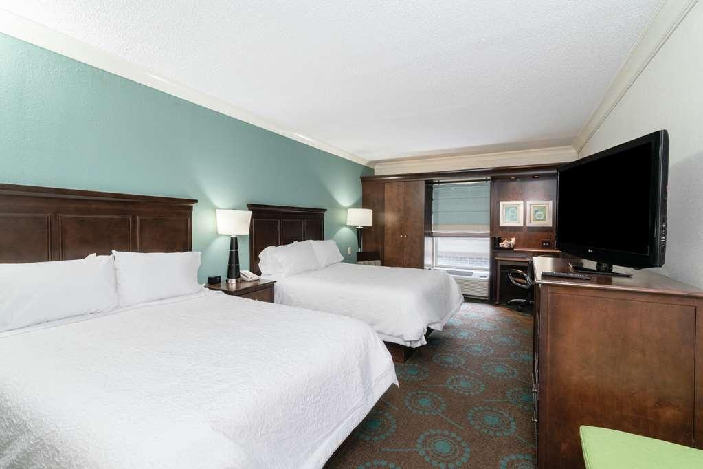 Hampton Inn & Suites Муурсвил Стая снимка