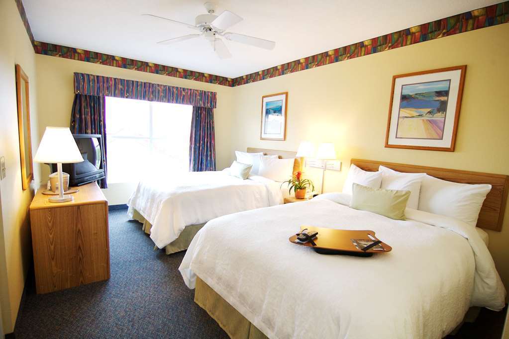 Hampton Inn & Suites Муурсвил Стая снимка
