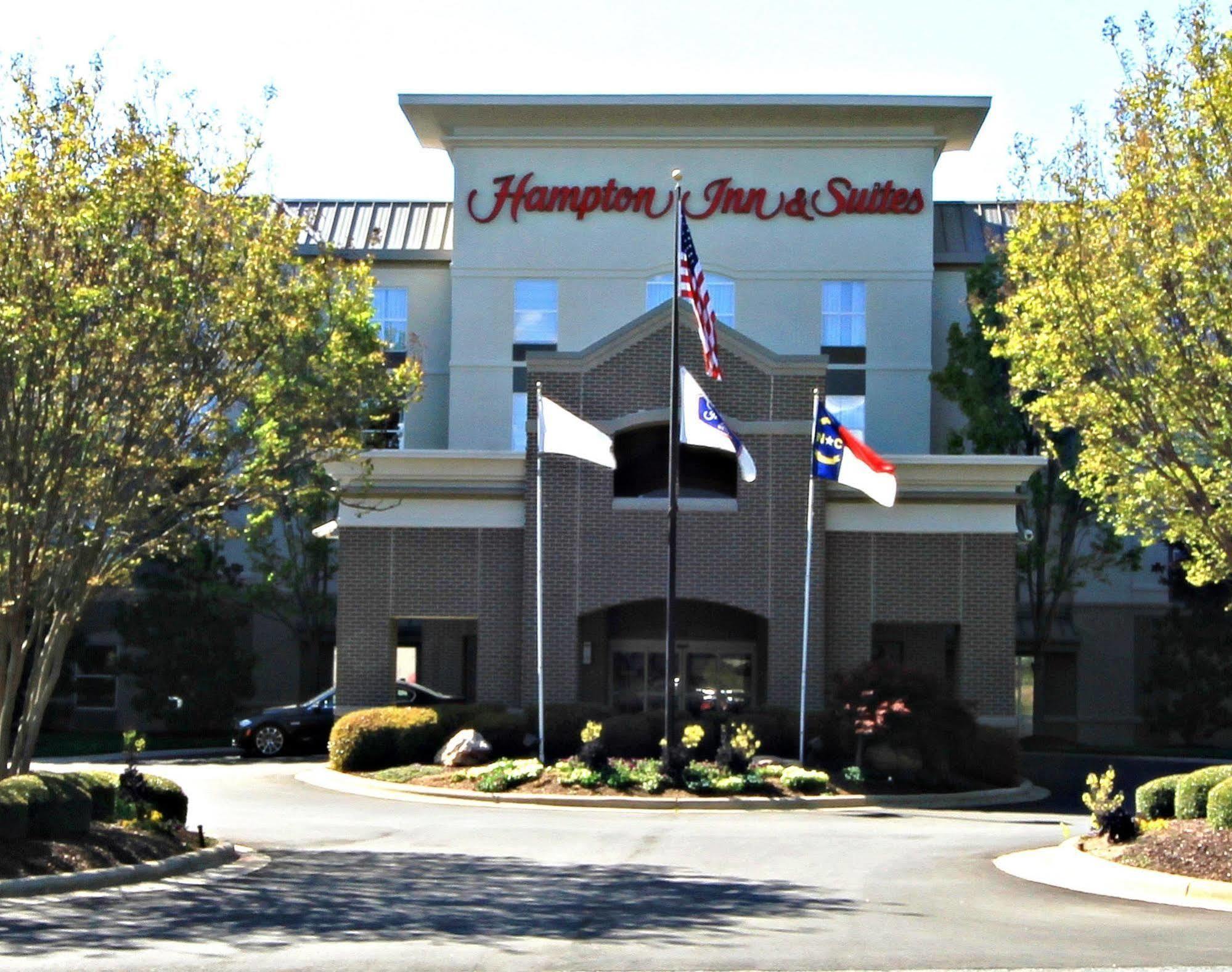 Hampton Inn & Suites Муурсвил Екстериор снимка